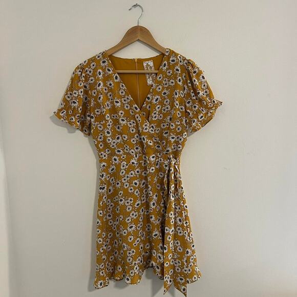 Lulu’s Daisy Yellow Floral Print Ruffled Mini Dress Size Small - Picture 1 of 7